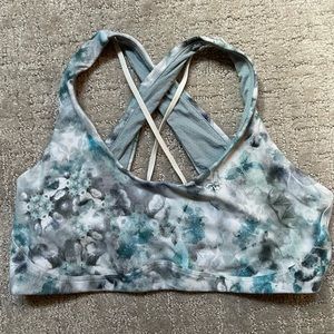 Lululemon sports bra